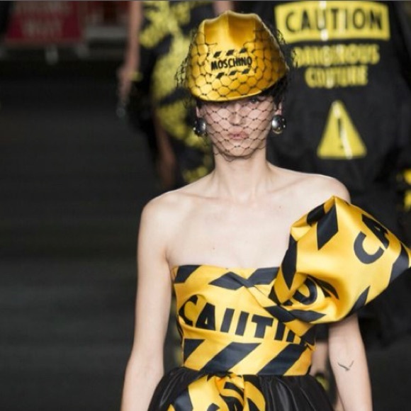 Moschino Ready To Wear Spring Summer 2016 Milan - Picture 3 of 6